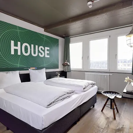 Отель Staytion Urban 3*