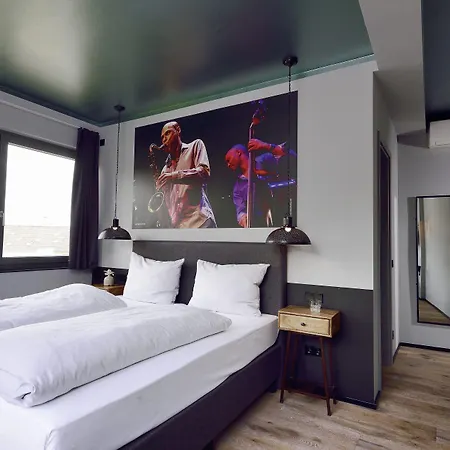 Staytion Urban 3*