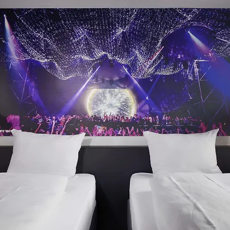 Staytion Urban Отель