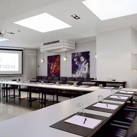 מלון Staytion Urban 3*