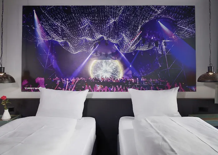 Staytion Urban מלון