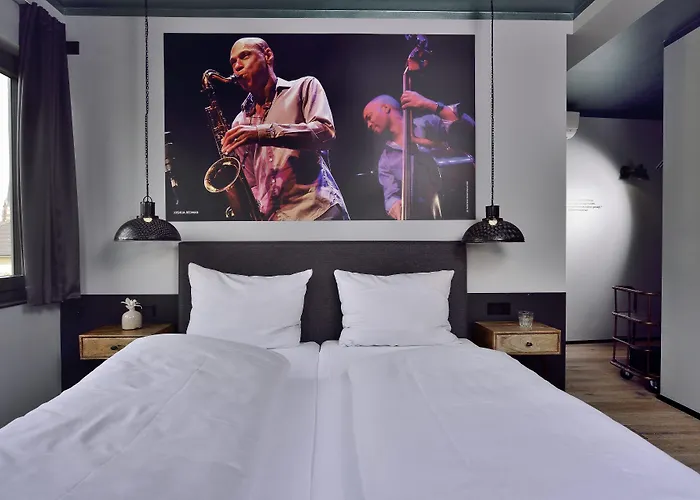 Staytion Urban מלון 3*