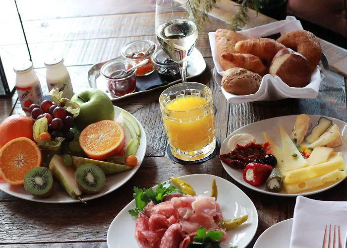 מלון Staytion Urban 3*